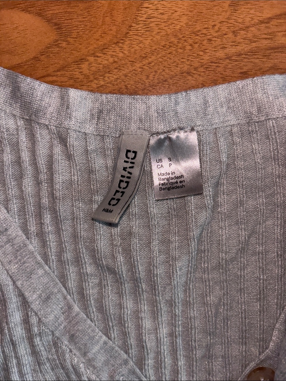 H&M Light Gray Ribbed Button-Up Sweater Set - Picture 4 of 4